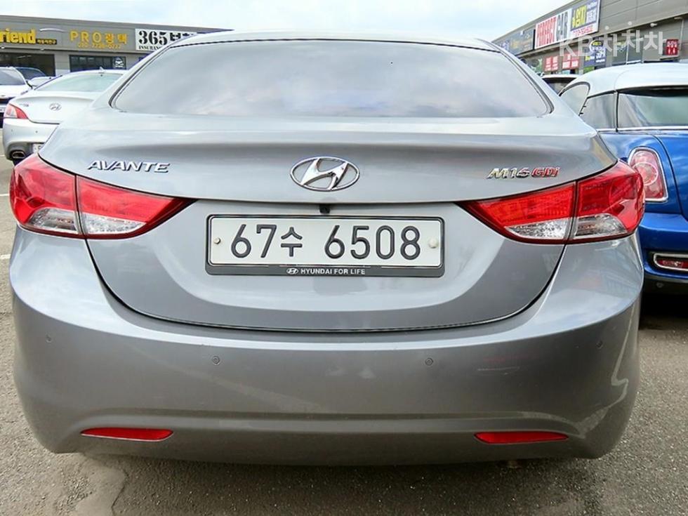 Hyundai Avante — miniaturë 4