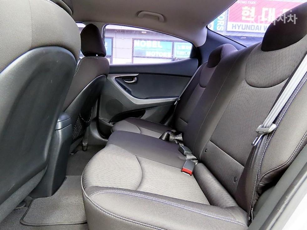 Hyundai Avante — miniaturë 6