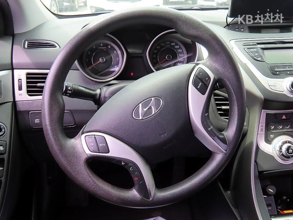 Hyundai Avante — miniaturë 7