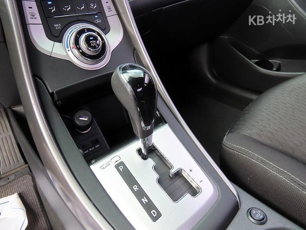 Hyundai Avante — miniaturë 11