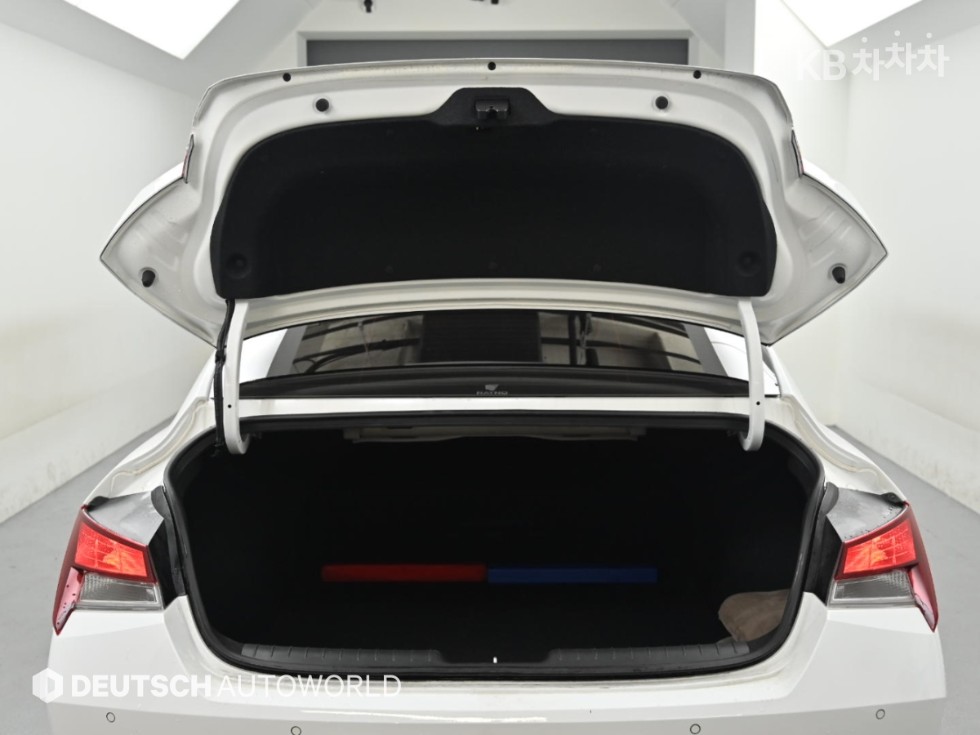 Hyundai Avante — miniaturë 19