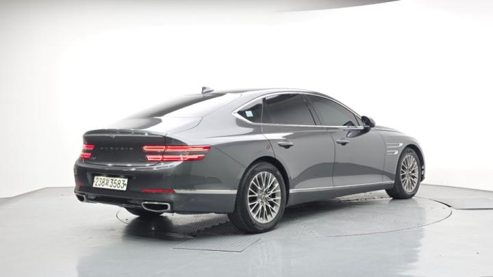 Genesis G80 — miniaturë 2