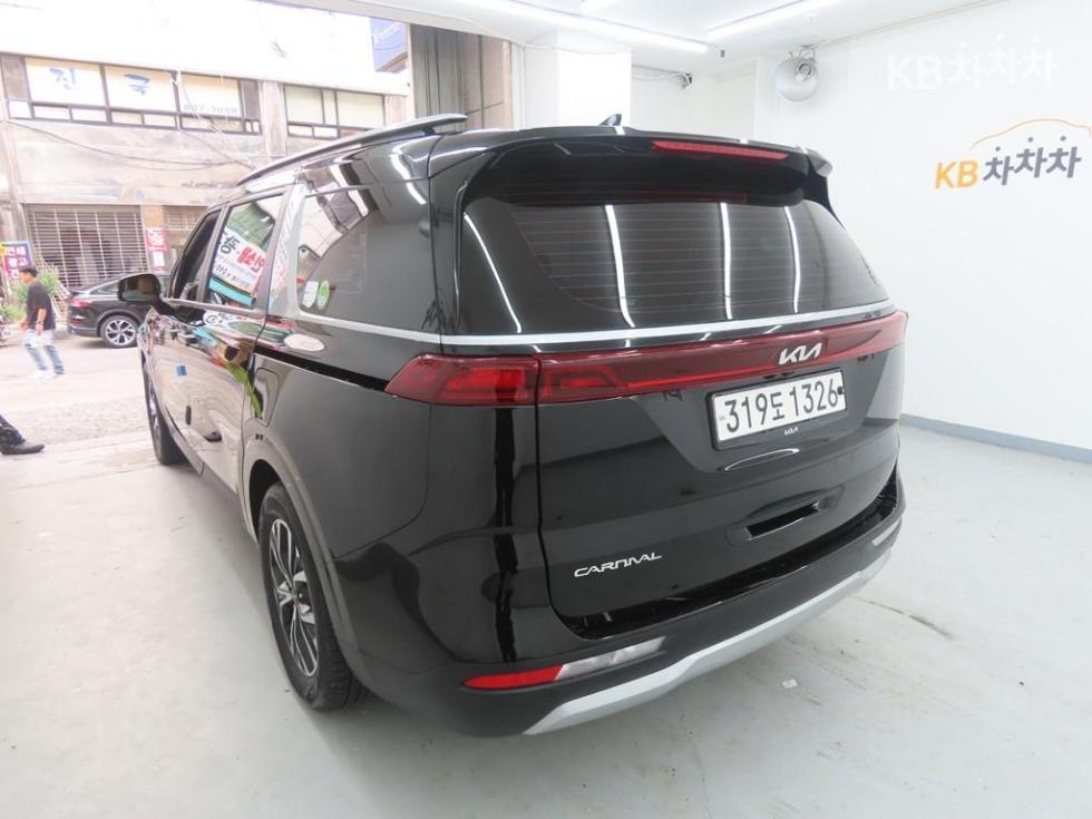 Kia Carnival — miniaturë 4