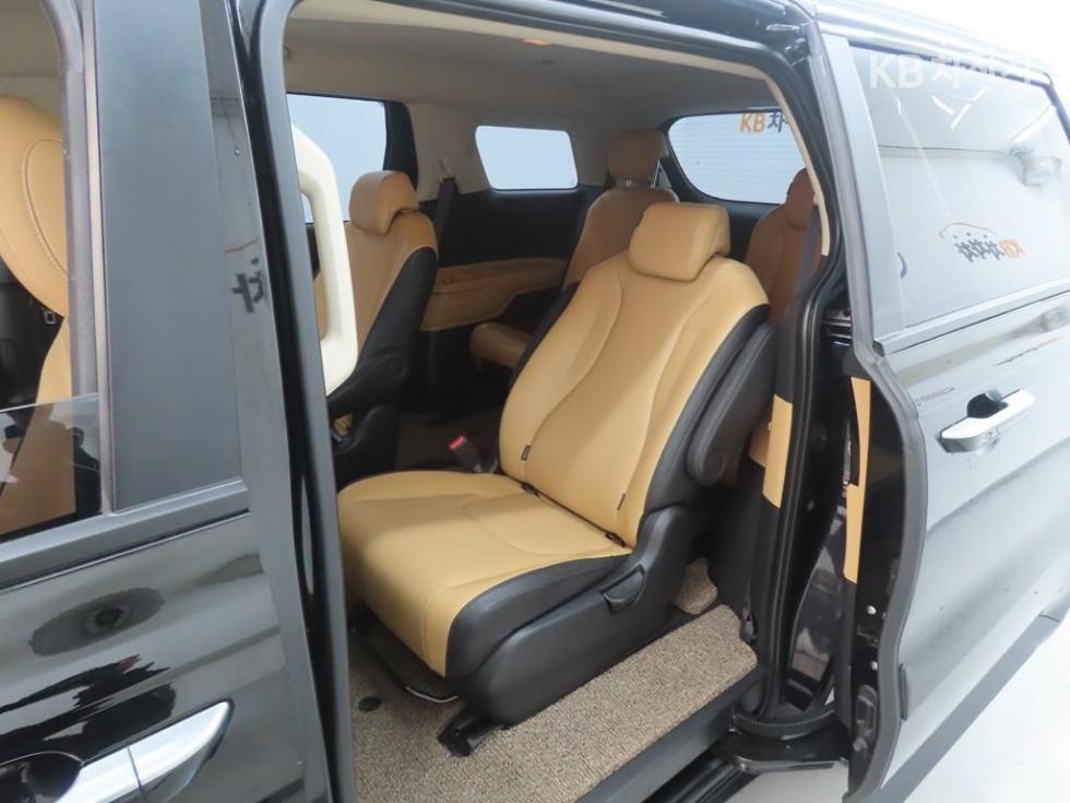 Kia Carnival — miniaturë 6