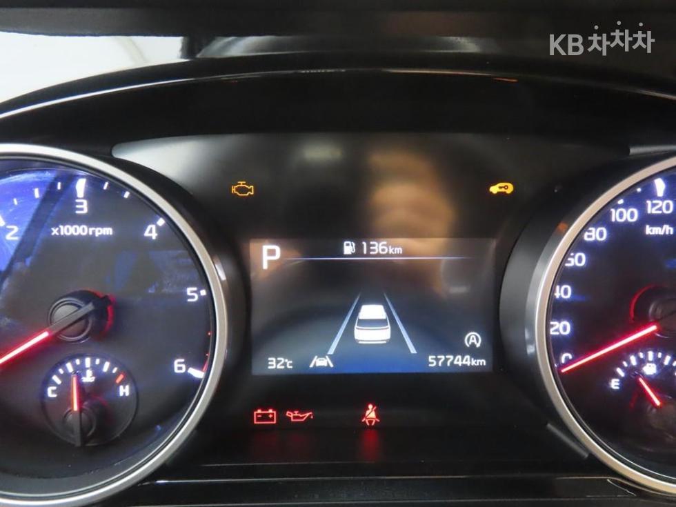 Kia Carnival — miniaturë 8