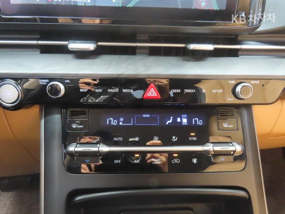 Kia Carnival — miniaturë 11