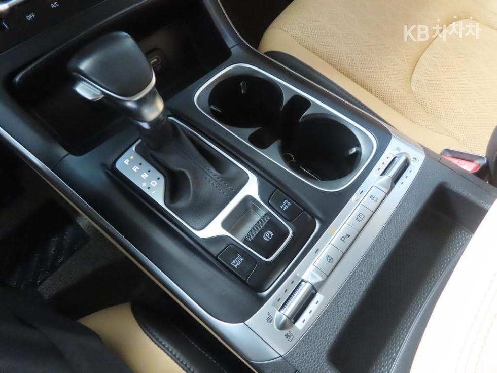 Kia Carnival — miniaturë 12