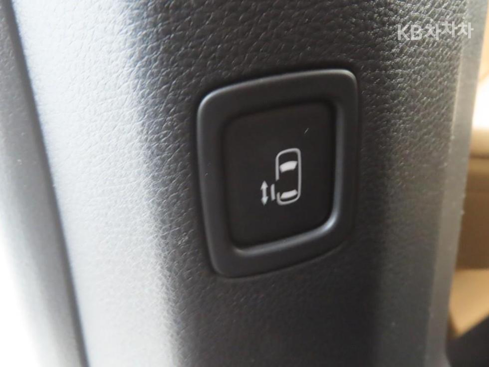Kia Carnival — miniaturë 15