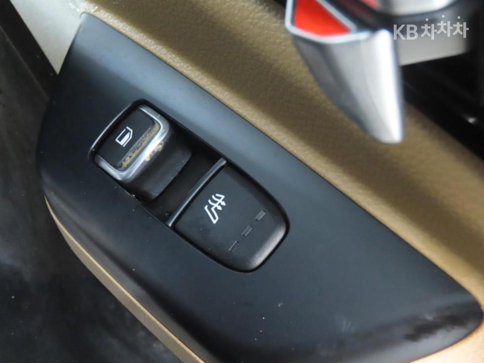 Kia Carnival — miniaturë 16