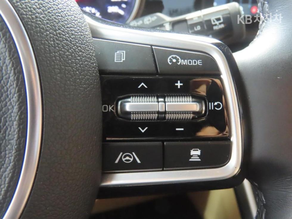 Kia Carnival — miniaturë 18