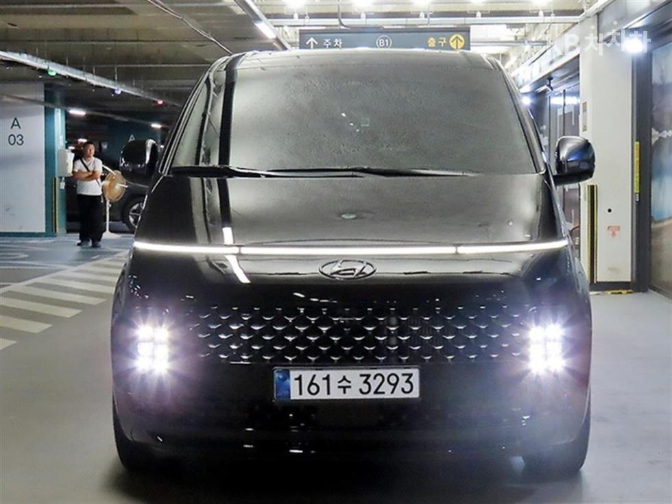 Hyundai Staria