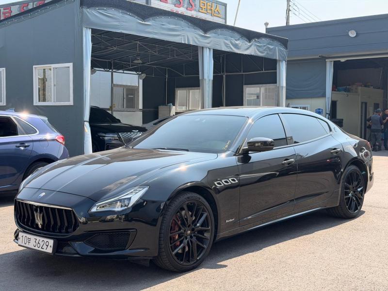 Maserati Quattroporte