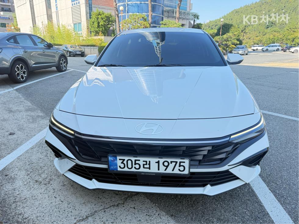 Hyundai Avante — фото 1