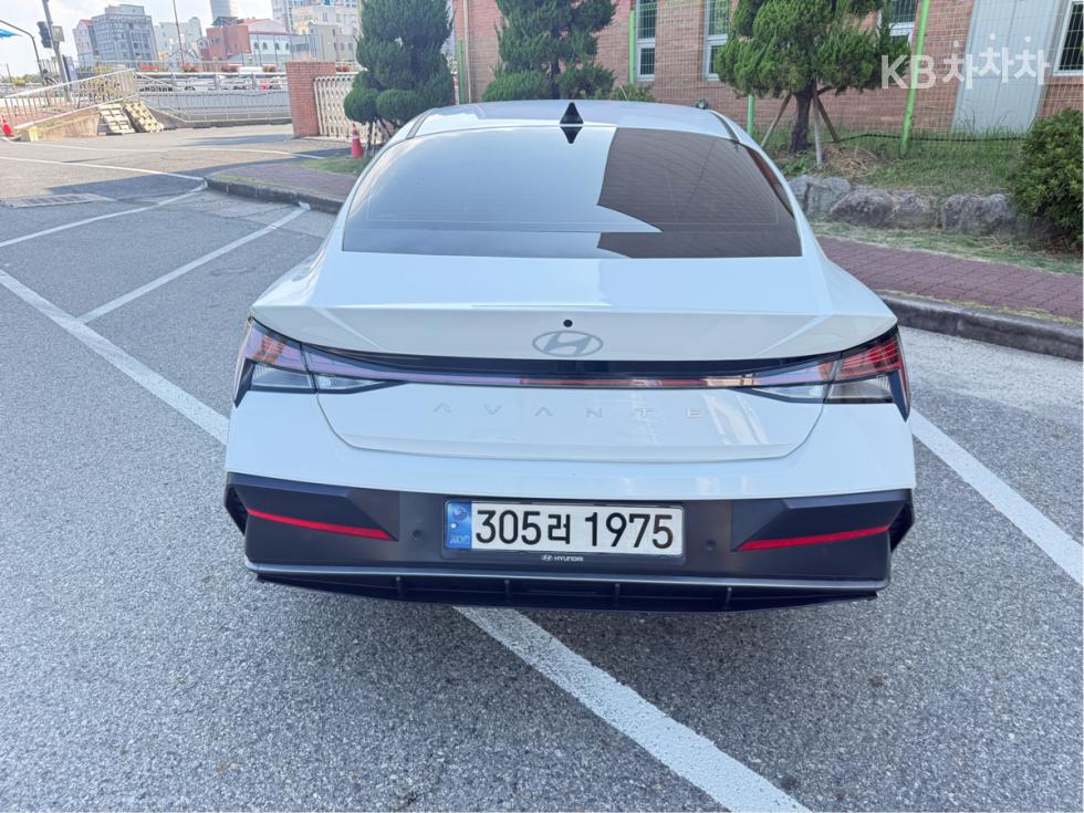 Hyundai Avante — фото 4