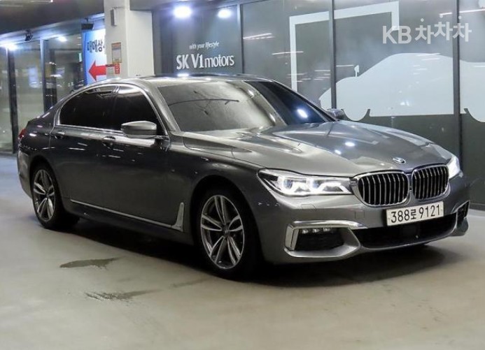 BMW 7-Series