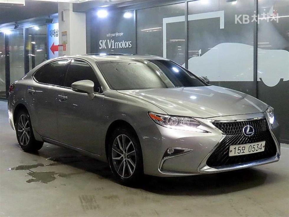 Lexus ES