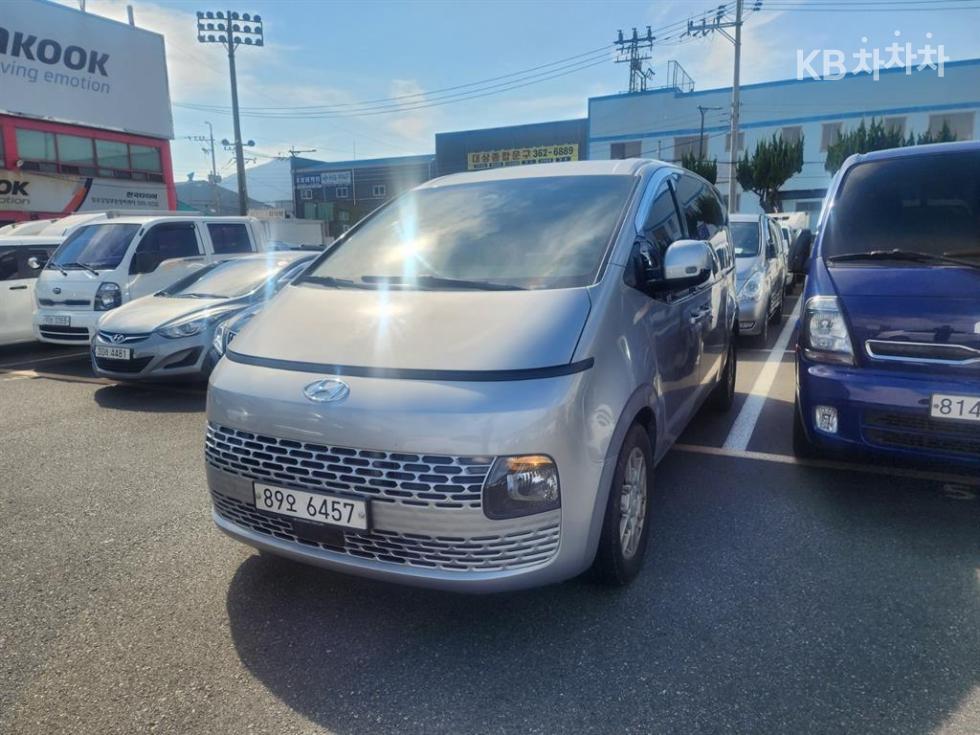 Hyundai Staria
