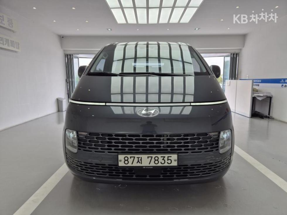 Hyundai Staria