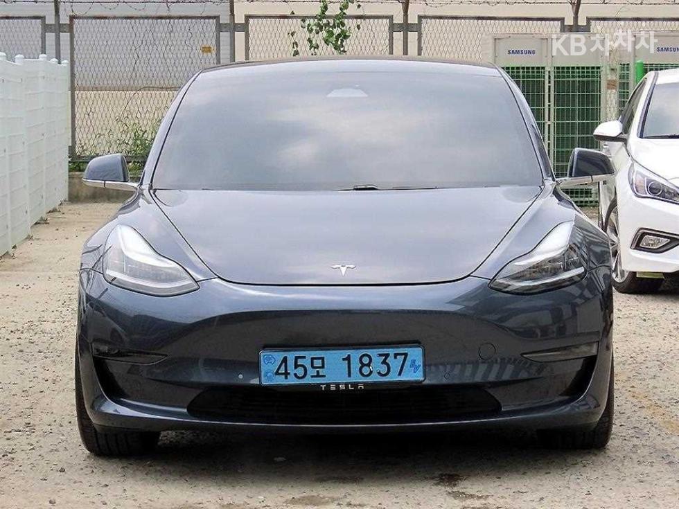 تيسلا Model 3