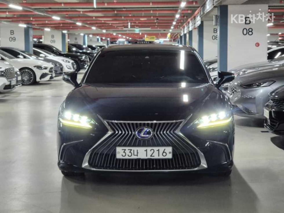 Lexus ES
