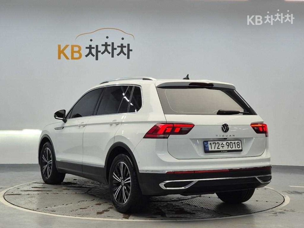 Volkswagen Tiguan Premium — фото 2