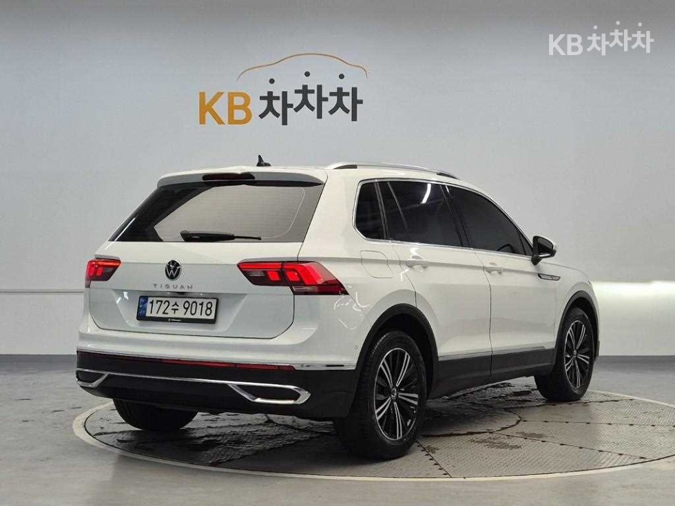 Volkswagen Tiguan Premium — фото 3