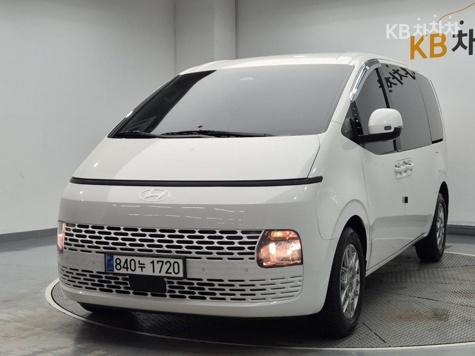 Hyundai Staria