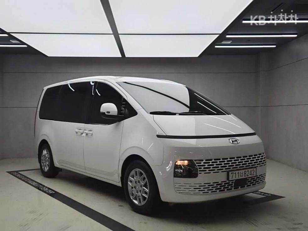 Hyundai Staria