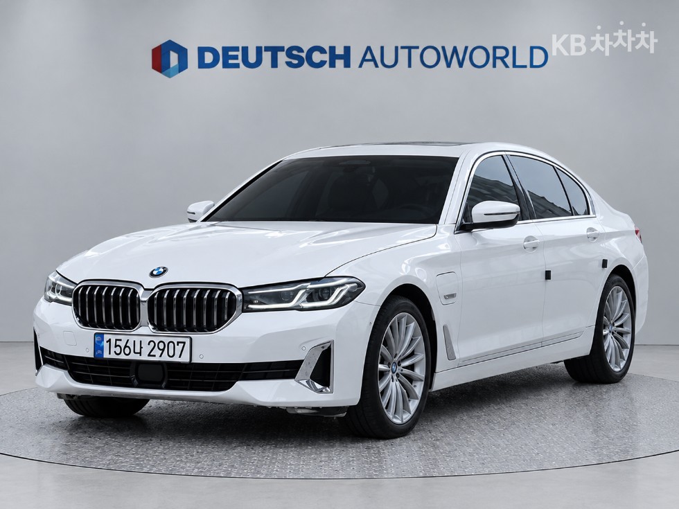 BMW 5 Series Luxury Line — фото 3