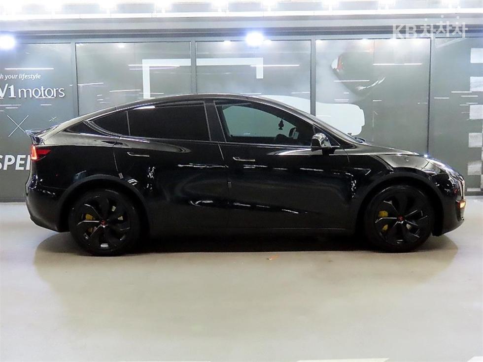 Tesla Model Y — фото 3