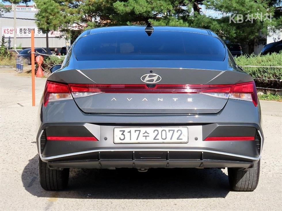 Hyundai Avante — фото 4