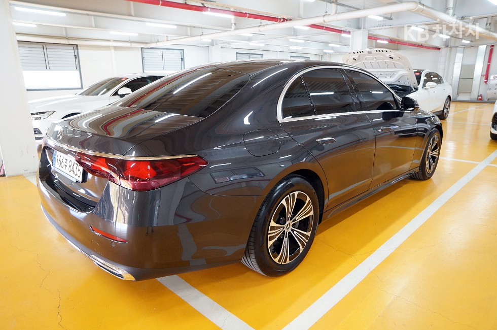 Mercedes-Benz E-Class Avantgrade — фото 4