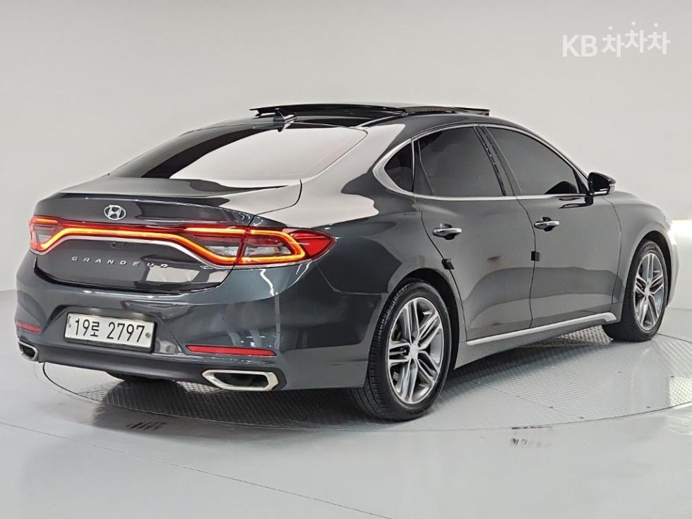 Hyundai Grandeur BASE MODEL — фото 4
