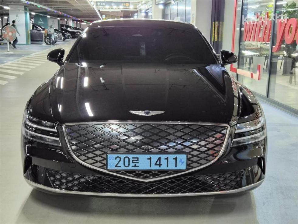 Genesis G80 BASE MODEL — фото 2