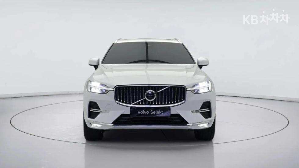 Volvo XC60 Ultimate Bright — фото 2