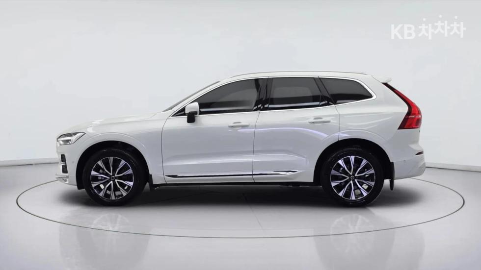Volvo XC60 Ultimate Bright — фото 3