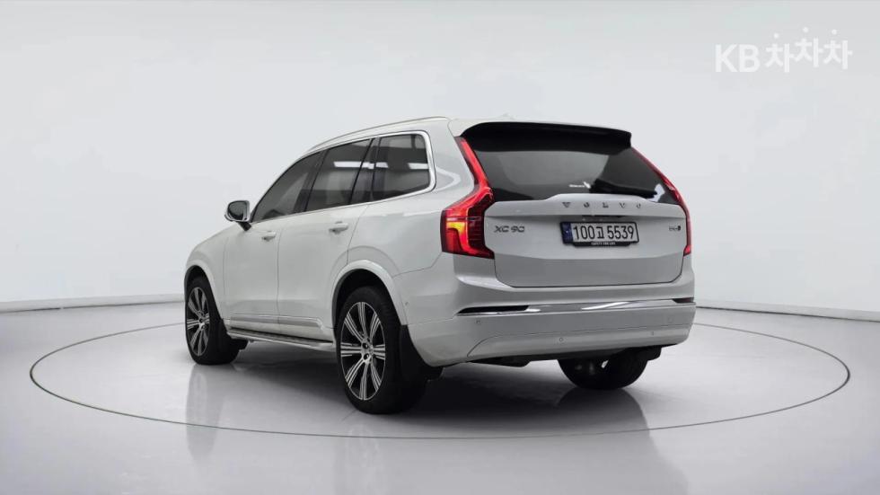 Volvo XC90 Ultimate Bright — фото 4