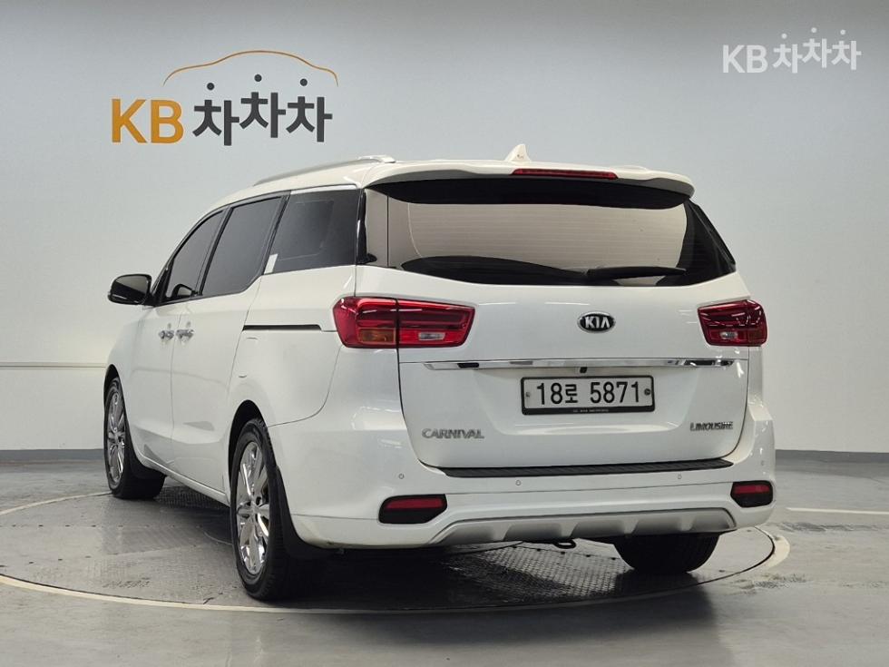 Kia Carnival VIP — фото 2