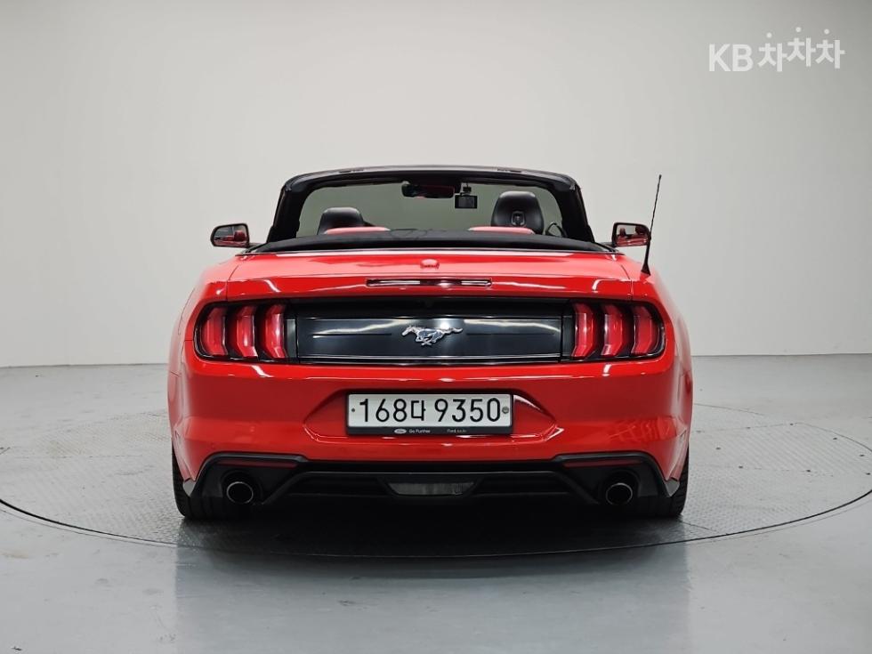 Ford Mustang Premium — фото 3