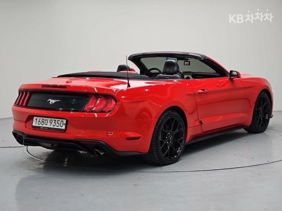 Ford Mustang Premium — фото 4