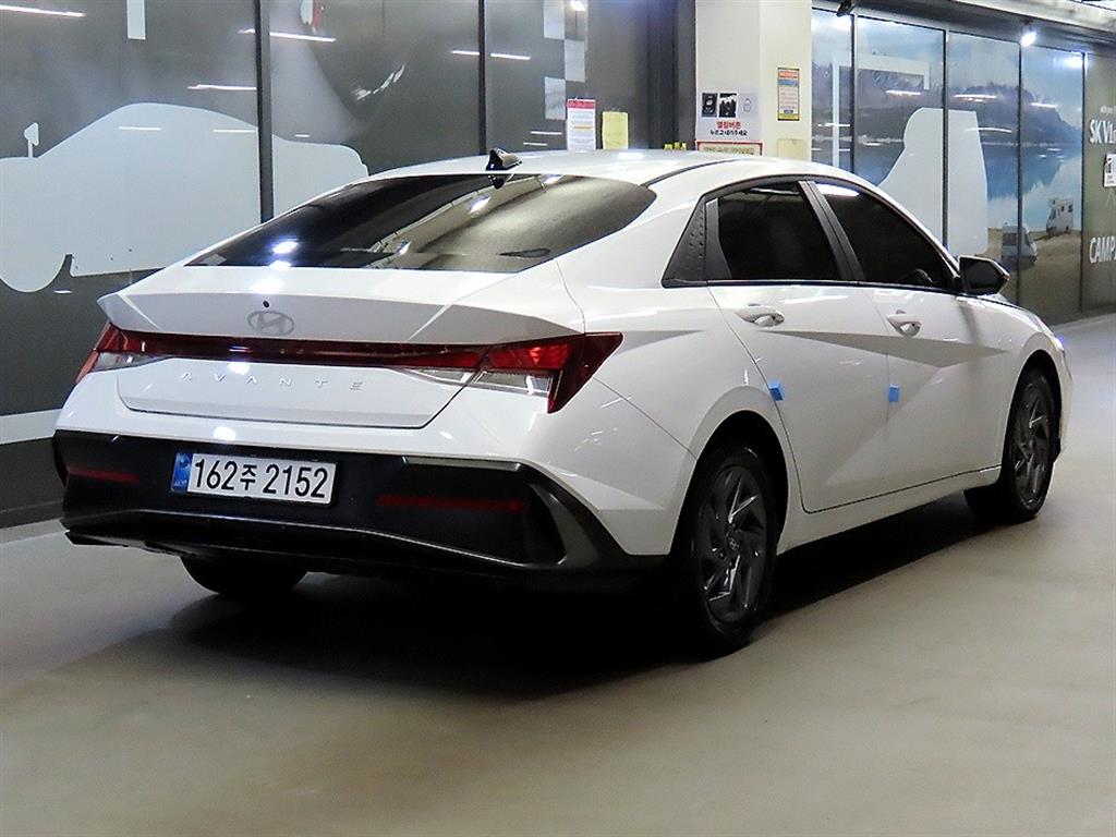 Hyundai Avante — фото 4