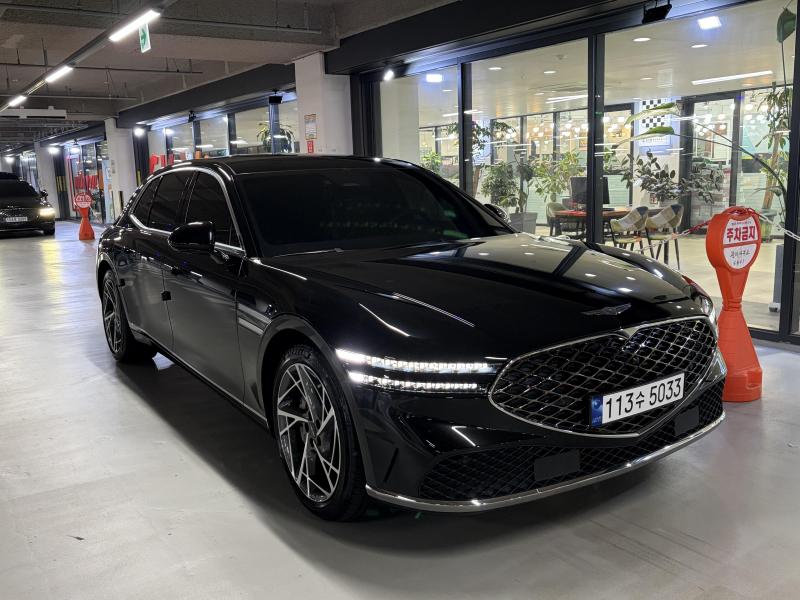 Genesis G90 BASE MODEL — фото 1