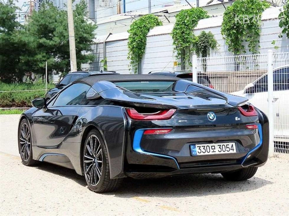 BMW i8 BASE MODEL — фото 3