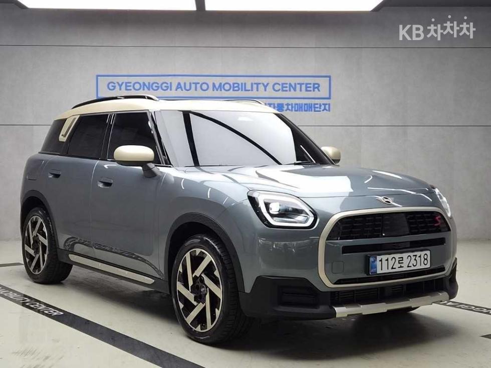 Mini Countryman BASE MODEL — фото 1