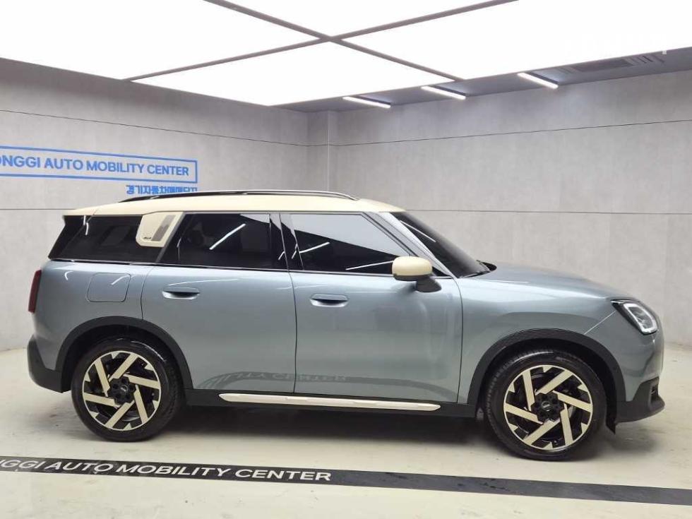 Mini Countryman BASE MODEL — фото 2