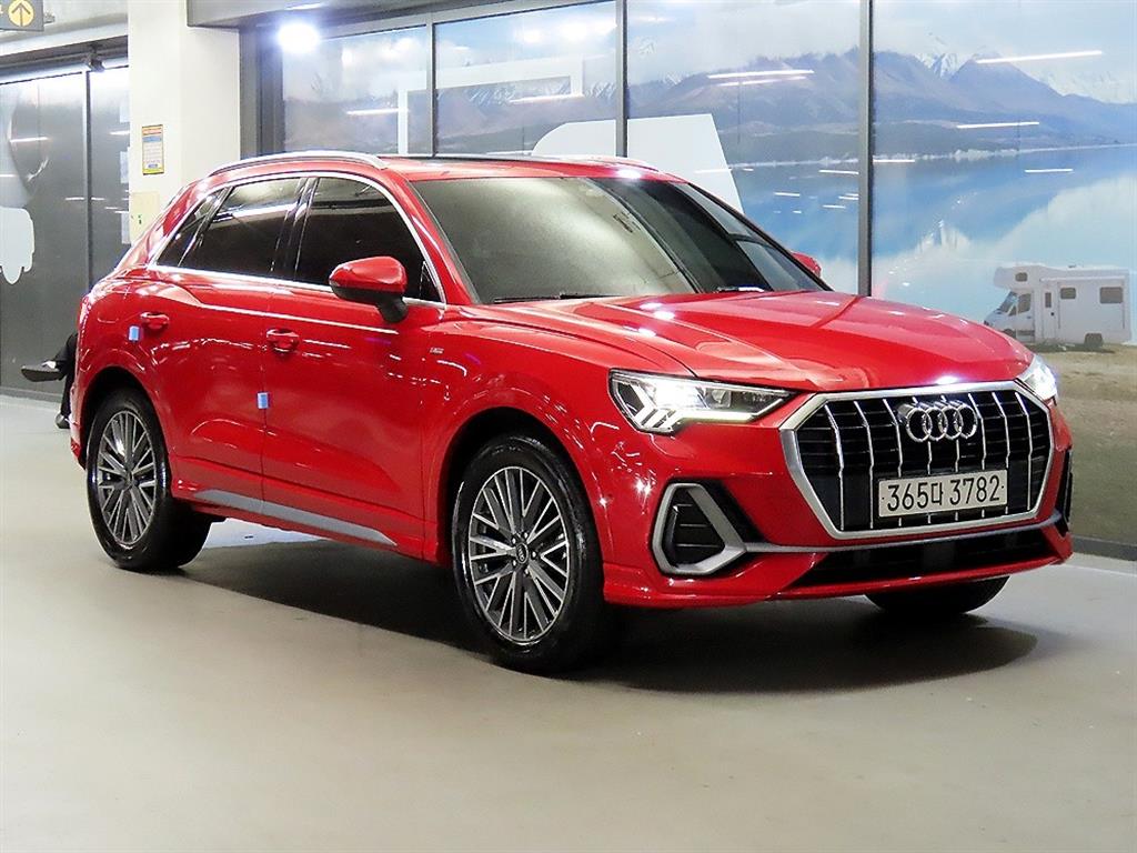 Audi Q3 Premium — фото 1