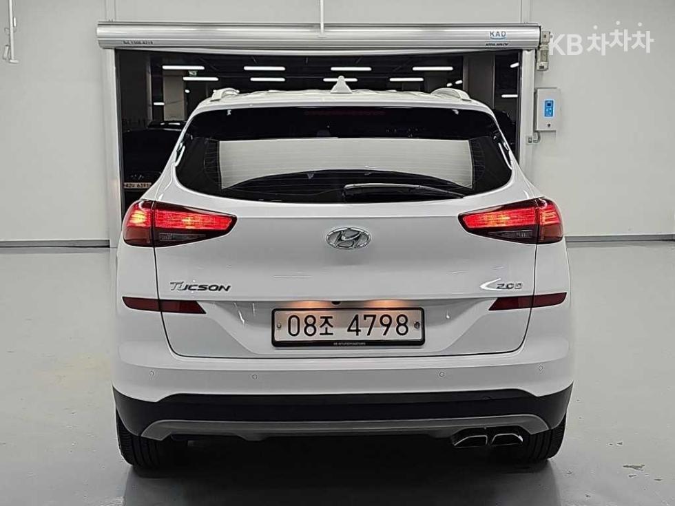 Hyundai Premium — фото 3