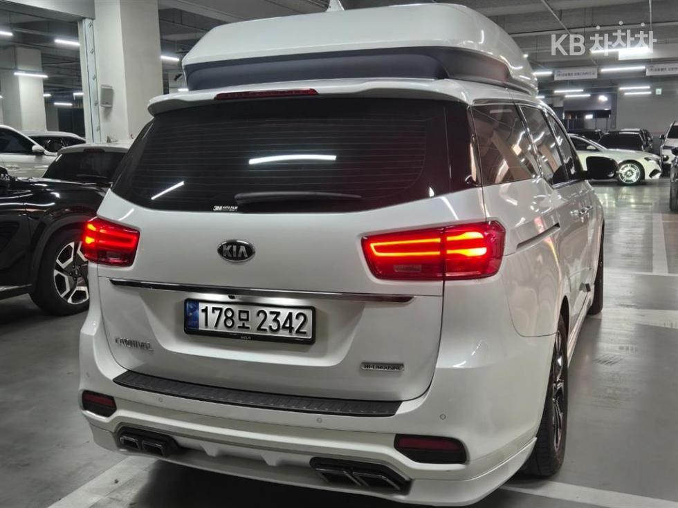 Kia Carnival Noblesse Special — фото 4