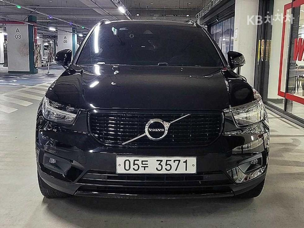 Volvo XC40 R-Design — фото 2
