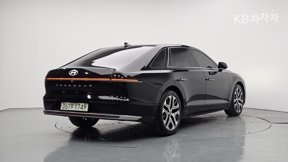 Hyundai Grandeur Premium — фото 2